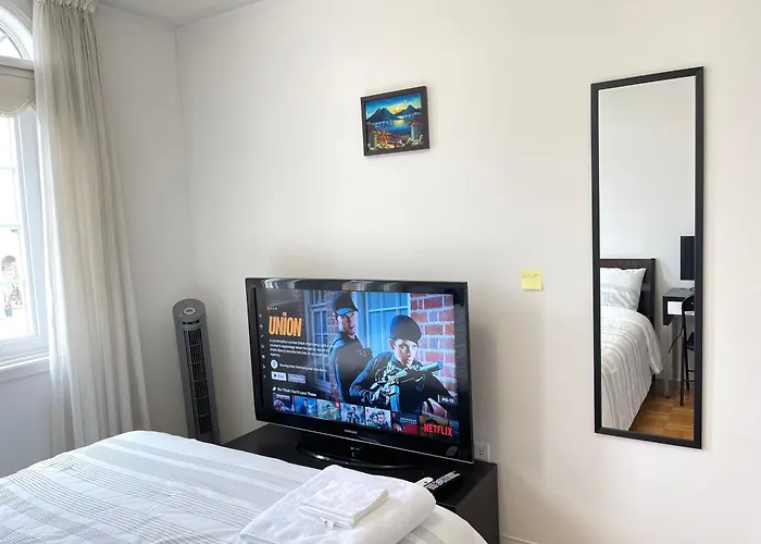 Standard Queen Room