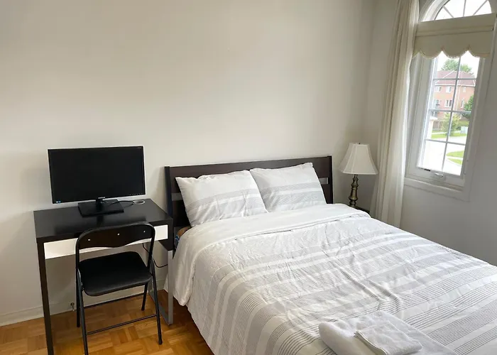 Standard Queen Room