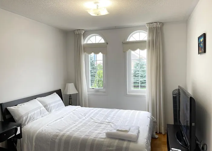 Standard Queen Room
